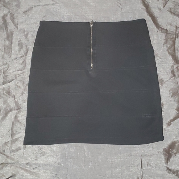 Bodycon Skirt with Zipper Back - Picture 2 of 2
